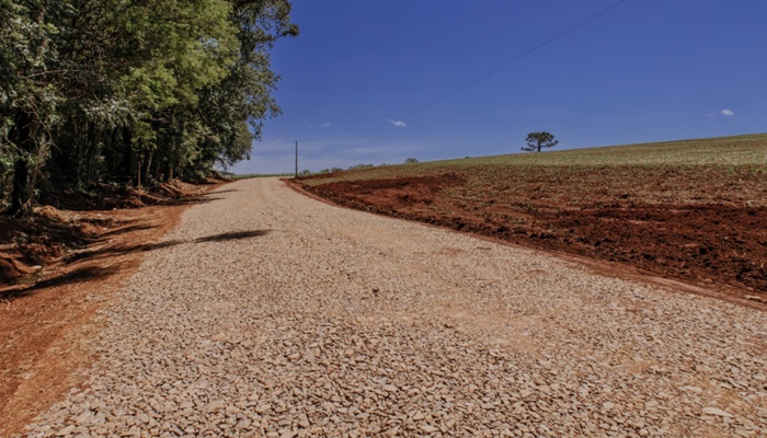 Ibema - Primeira etapa da readequação da Estrada Rural Linha Cristópolis está concluída